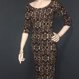 ❤️Women’s figure flattering dress NWT size S